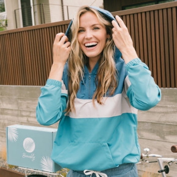 BEACHLY X SISSTREVOLUTION - THE PACIFIC PARADISE WINDBREAKER - Picture 1 of 5